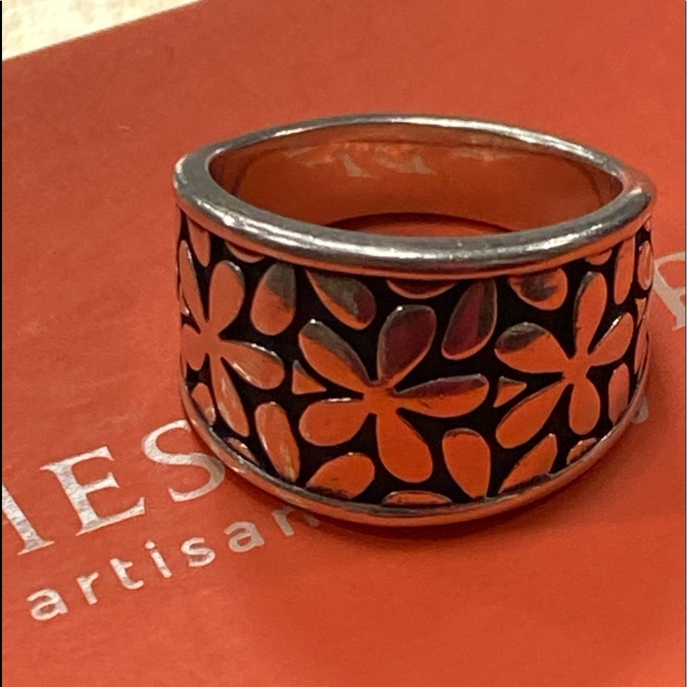 James Avery Retired Spring Blossom ring size 7